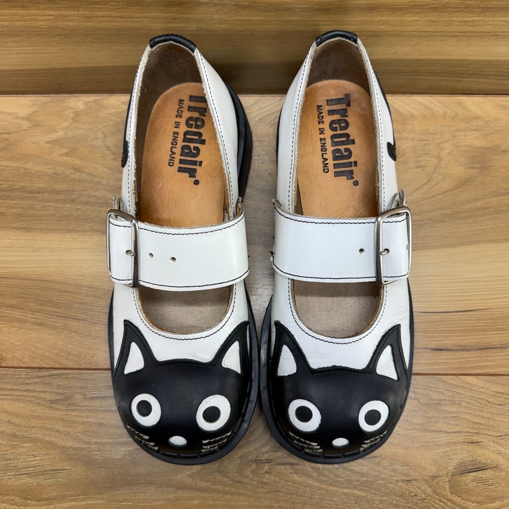TREDAIR ENGLAND Vintage 90s Y2K Kitty Cat Mary Janes Women 7 White Black Leather